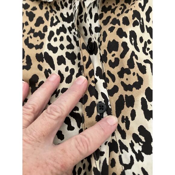 Chico's Women's Button Down Tunic Animal Print Tabbed Roll Up Sleeve Sz Sm - Picture 8 of 8